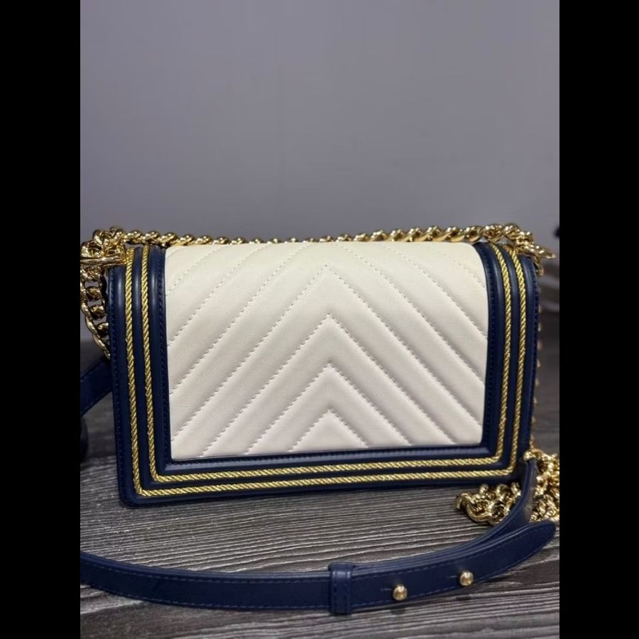 Chanel Boy 25 中號 19C限量海軍藍白拼色 編織金絲線 小牛皮 無卡【無保卡附查碼圖/極致大全配】(附限定黑金山茶花、原廠紙袋)-3