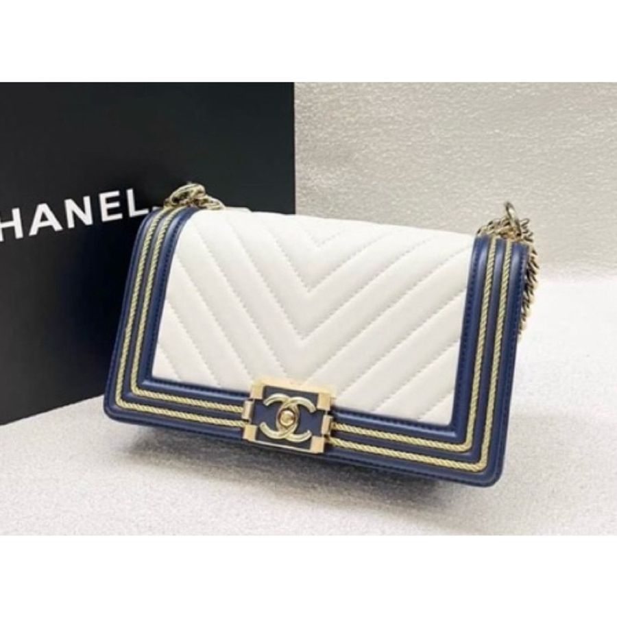 Chanel Boy 25 中號 19C限量海軍藍白拼色 編織金絲線 小牛皮 無卡【無保卡附查碼圖/極致大全配】(附限定黑金山茶花、原廠紙袋)-6
