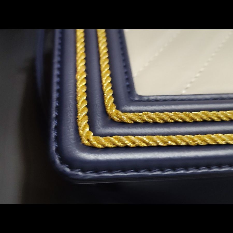 Chanel Boy 25 中號 19C限量海軍藍白拼色 編織金絲線 小牛皮 無卡【無保卡附查碼圖/極致大全配】(附限定黑金山茶花、原廠紙袋)-10