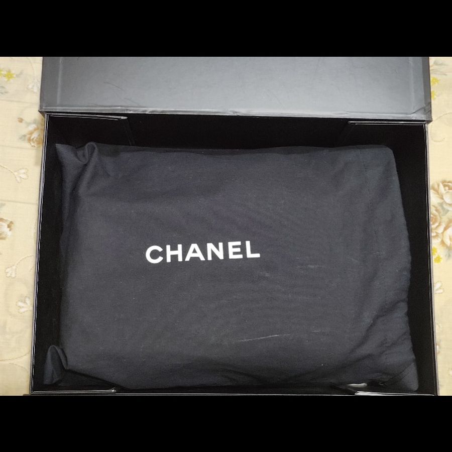 Chanel Boy 25 中號 19C限量海軍藍白拼色 編織金絲線 小牛皮 無卡【無保卡附查碼圖/極致大全配】(附限定黑金山茶花、原廠紙袋)-21