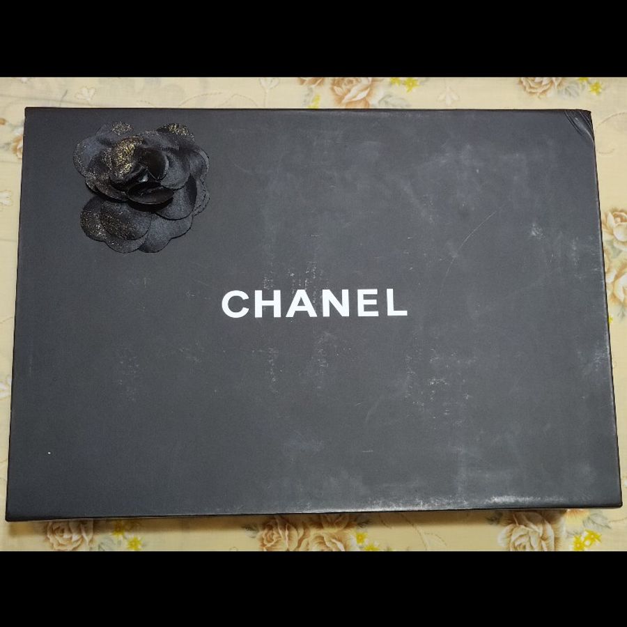 Chanel Boy 25 中號 19C限量海軍藍白拼色 編織金絲線 小牛皮 無卡【無保卡附查碼圖/極致大全配】(附限定黑金山茶花、原廠紙袋)-22
