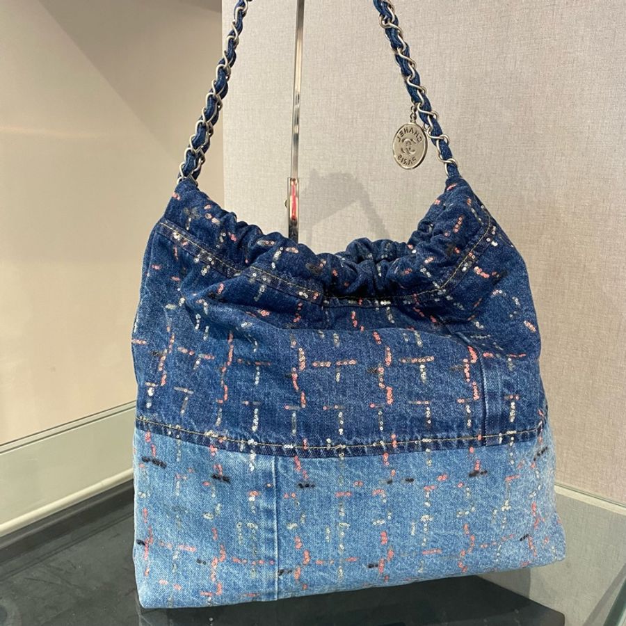 Chanel牛仔系列22Bag-1