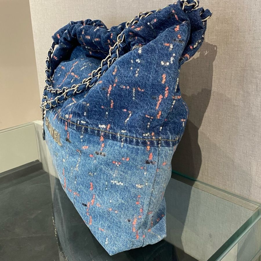 Chanel牛仔系列22Bag-2