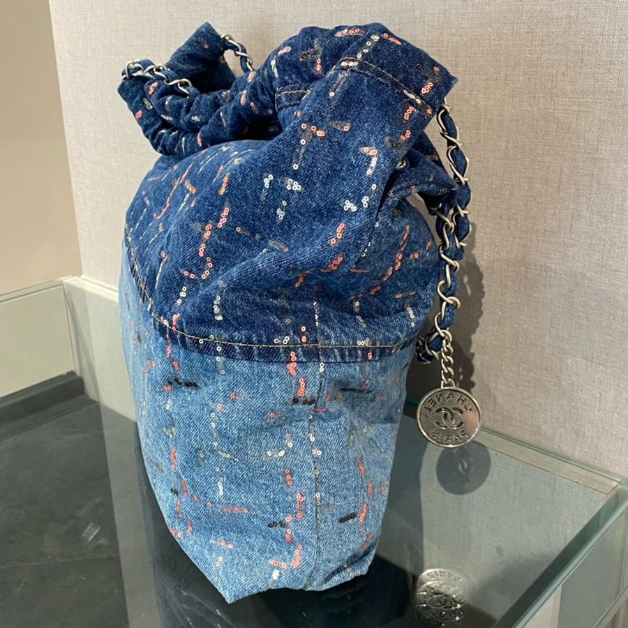 Chanel牛仔系列22Bag-3