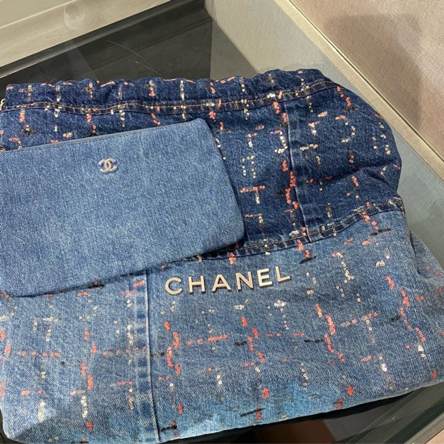 Chanel牛仔系列22Bag-8