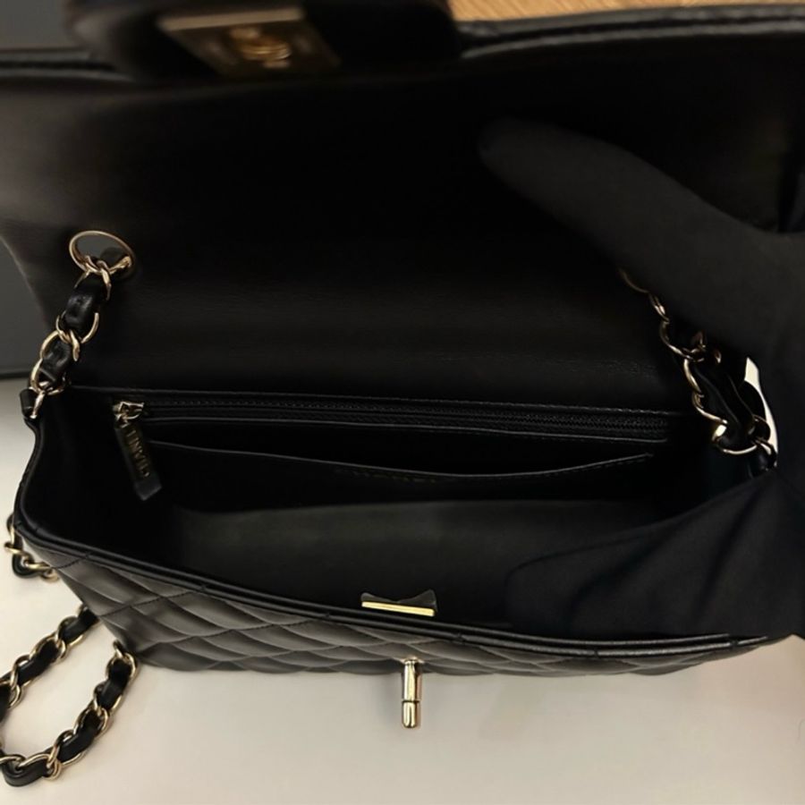Chanel CF20黑色羊皮淡金扣-9