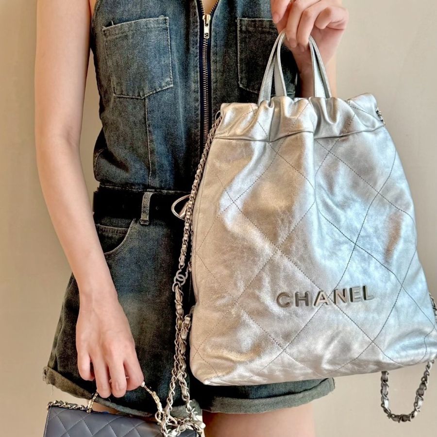 全新全配🪩#Chanel #22bag小號 #太空銀雙肩包 #晶片款-3