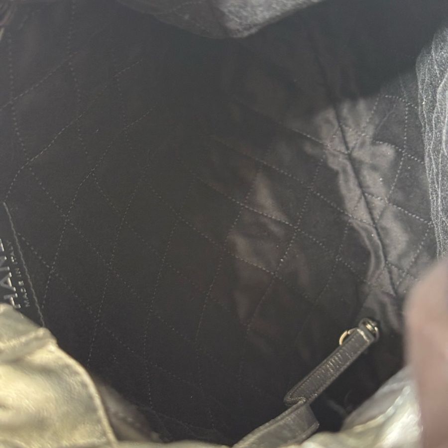 全新全配🪩#Chanel #22bag小號 #太空銀雙肩包 #晶片款-10