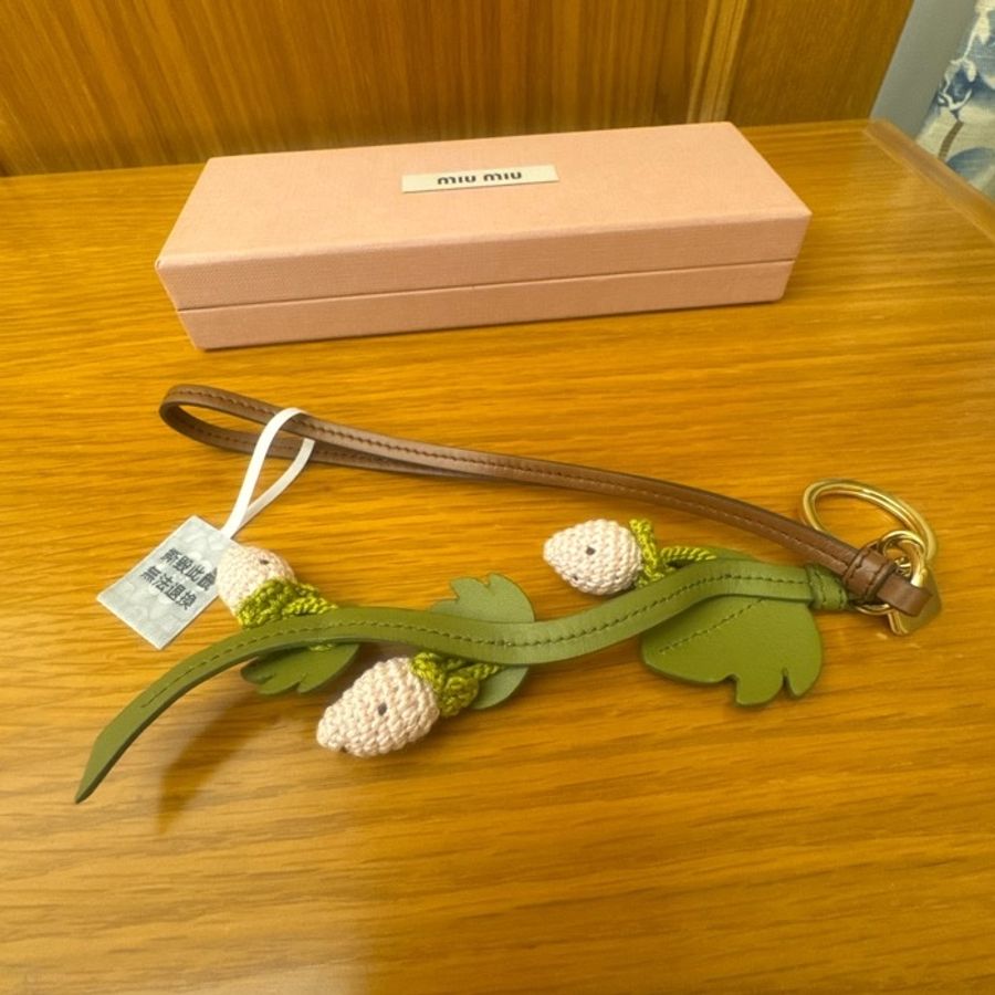 大全配 Miu Miu 草莓吊飾-0