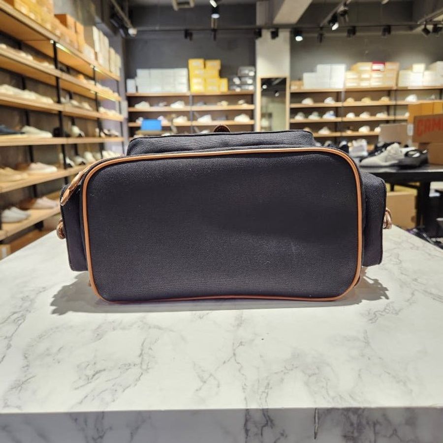 ⏰當季全新品 專櫃8萬🌺Miu Miu 5BZ042 帆布拼皮革多口袋後背包 矢車菊藍色/白蘭地色-4