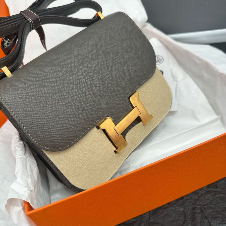 【震撼撿漏價👍🏻全網最低價💫】Hermes/愛馬仕 Constance 康斯坦斯 康康19 積雲雨灰金扣-1