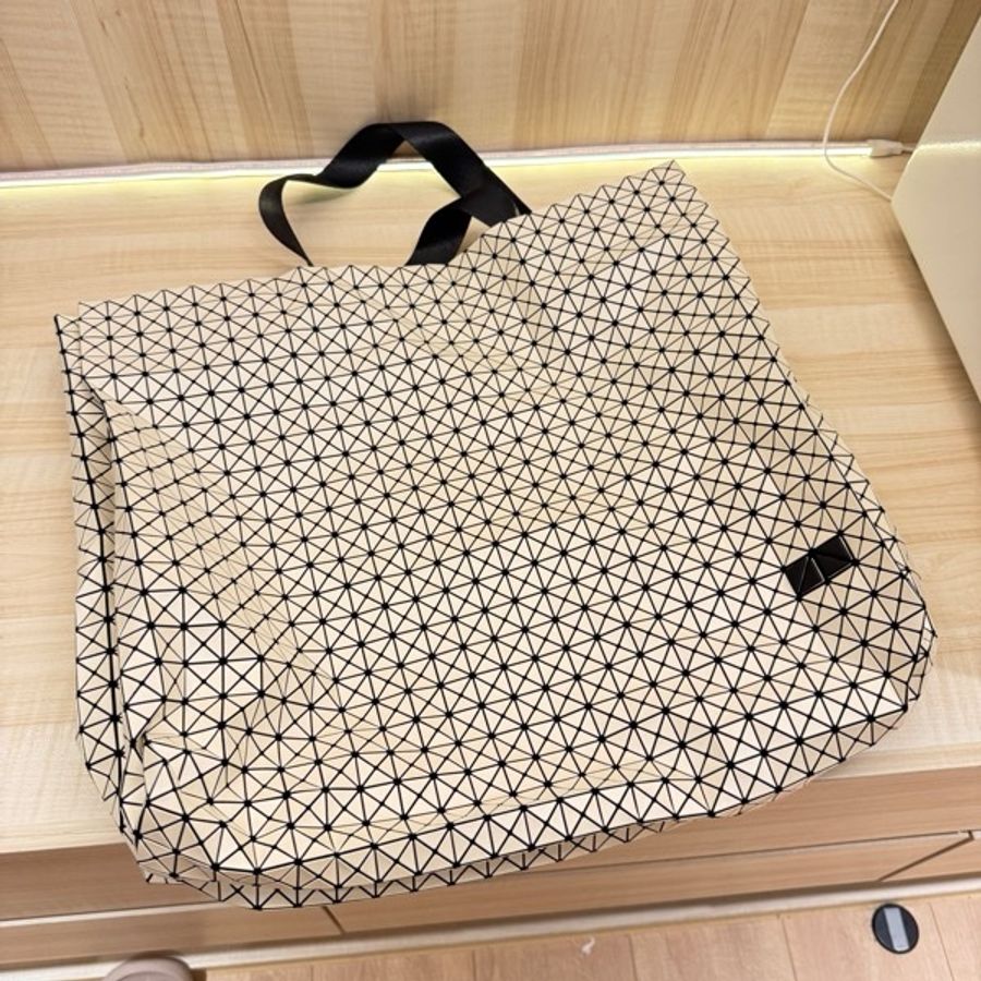 BAOBAO ISSEY MIYAKE、三宅一生《托特旅行包》-6