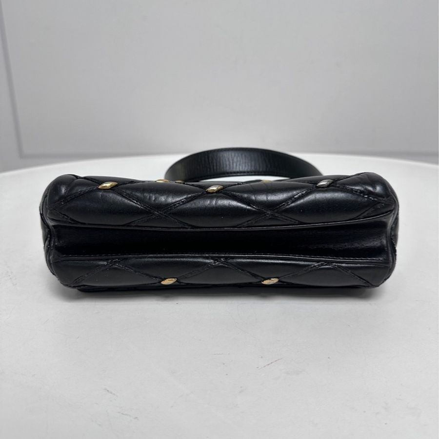 Louis Vuitton • 經典Twist 黑銀羊皮卯釘鏈條包-7