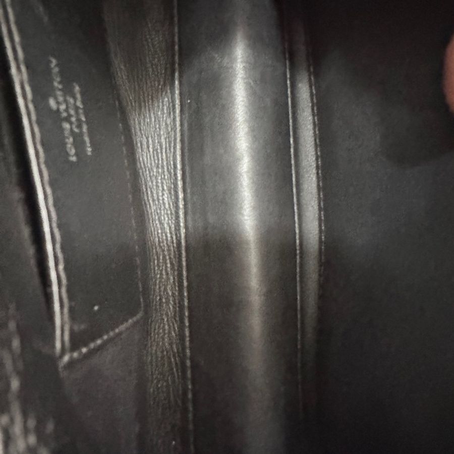 Louis Vuitton • 經典Twist 黑銀羊皮卯釘鏈條包-8