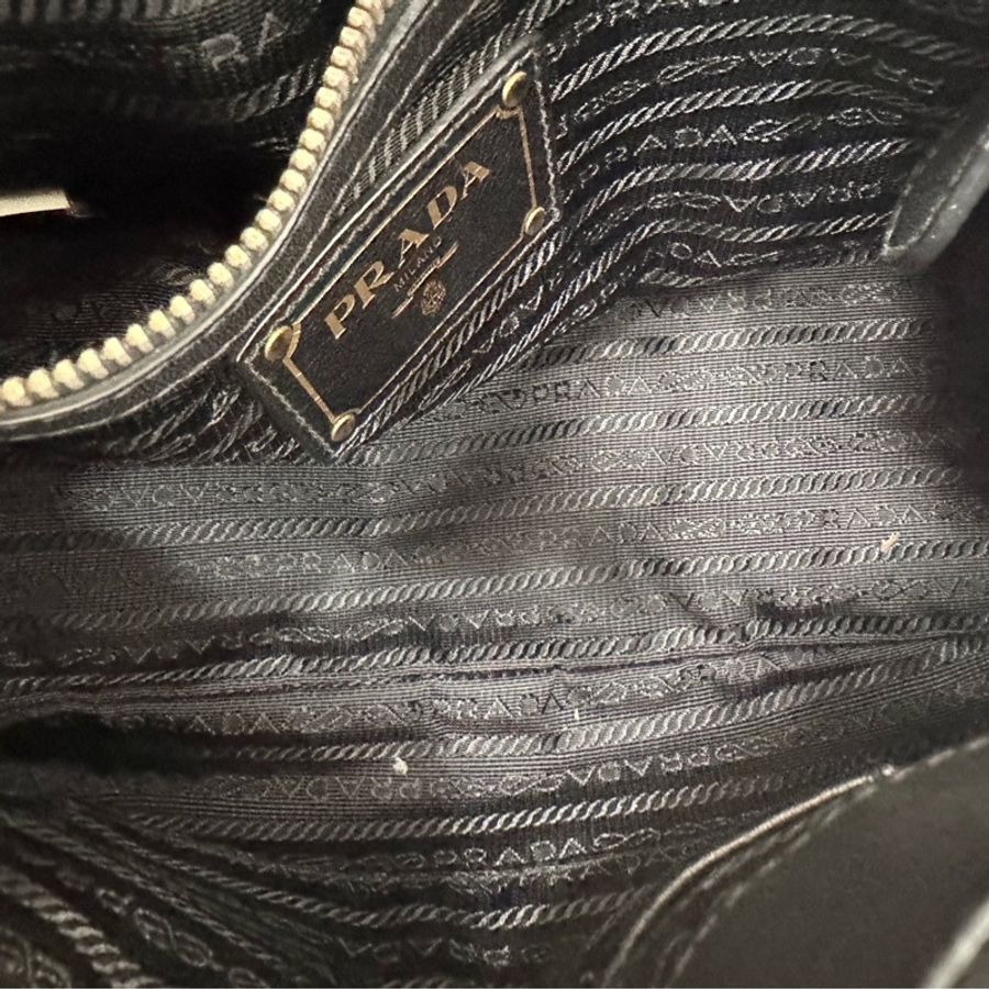 Prada • 經典黑金尼龍降落傘機車包 🈶原廠背帶-9