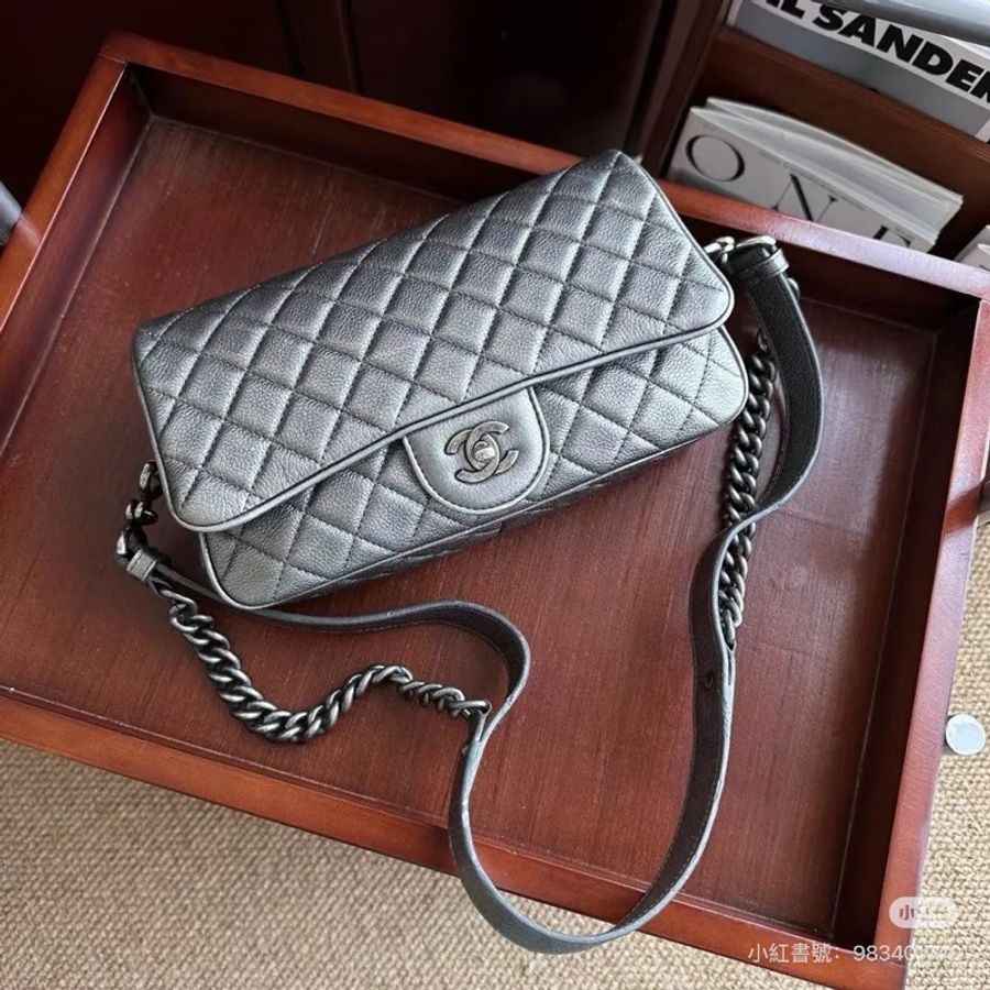 Chanel • 經典太空銀荔枝牛皮朋克鏈條Cf-2