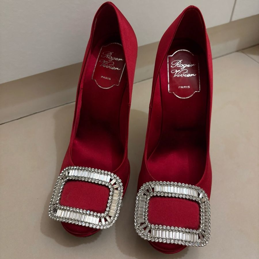 Roger Vivier Paris 酒紅色緞面水晶方扣高跟鞋36-0
