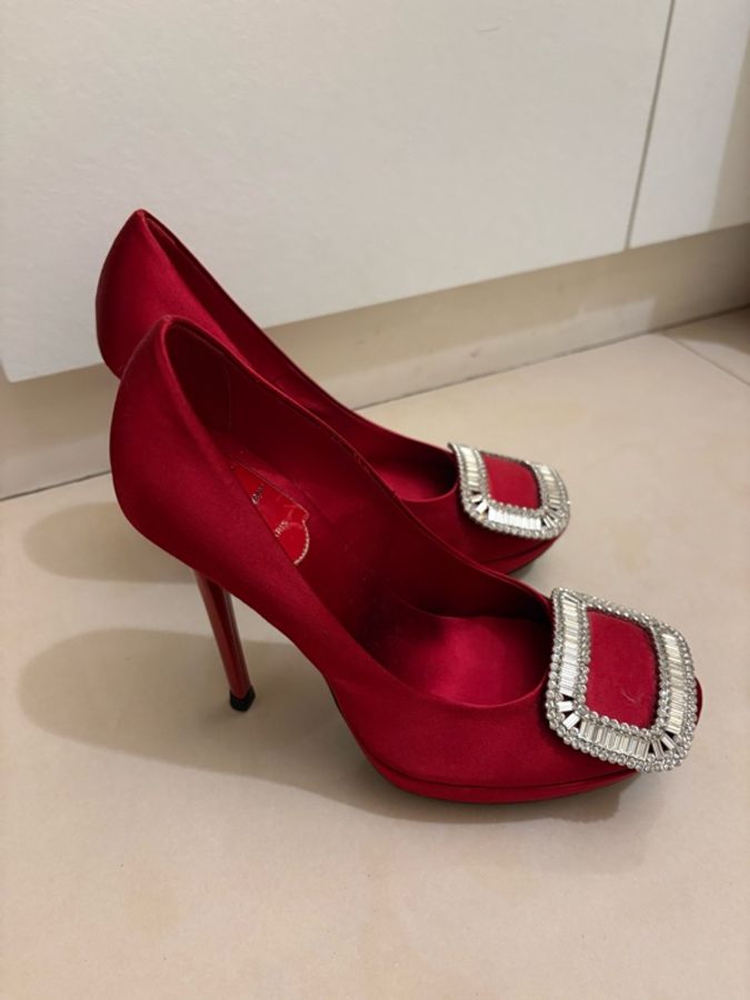 Roger Vivier Paris 酒紅色緞面水晶方扣高跟鞋36-3