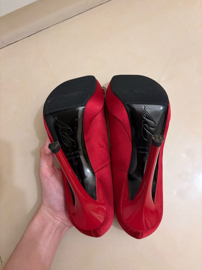 Roger Vivier Paris 酒紅色緞面水晶方扣高跟鞋36-4