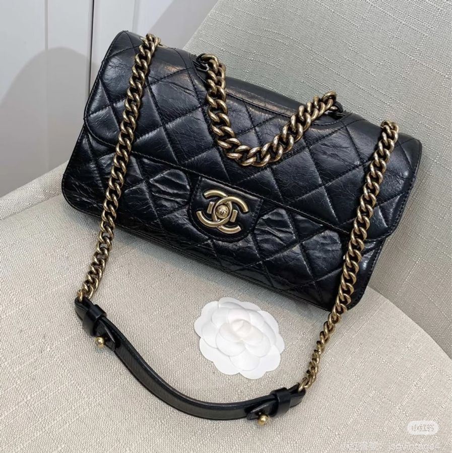 Chanel • 經典黑金油臘牛皮孟買 小號-1