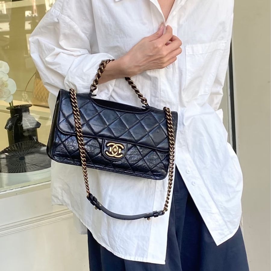Chanel • 經典黑金油臘牛皮孟買 小號-3