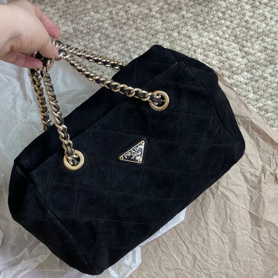 Prada • 稀有黑金麂皮保齡球包-5