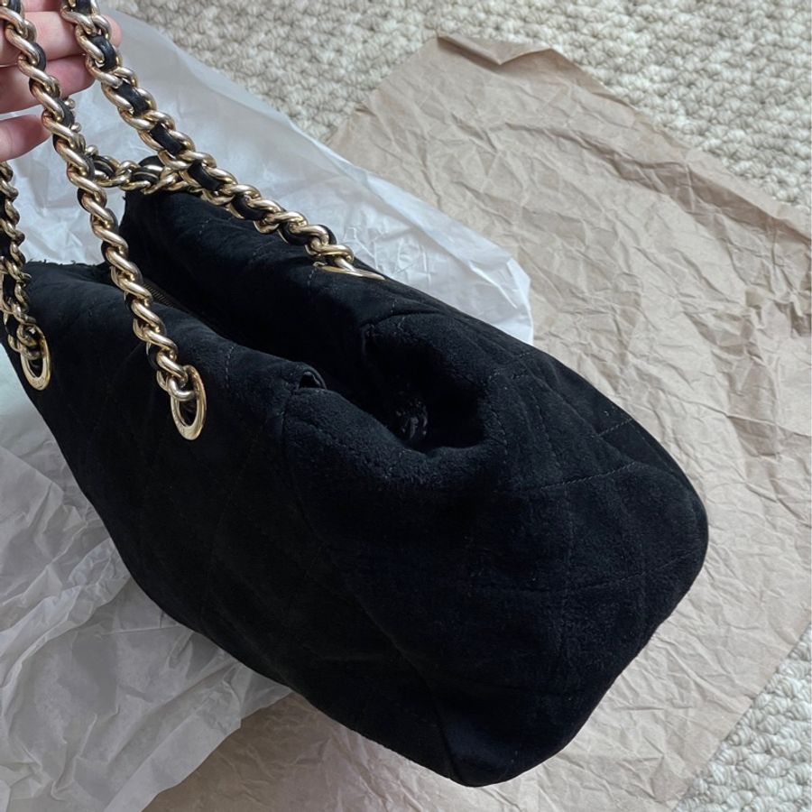 Prada • 稀有黑金麂皮保齡球包-8