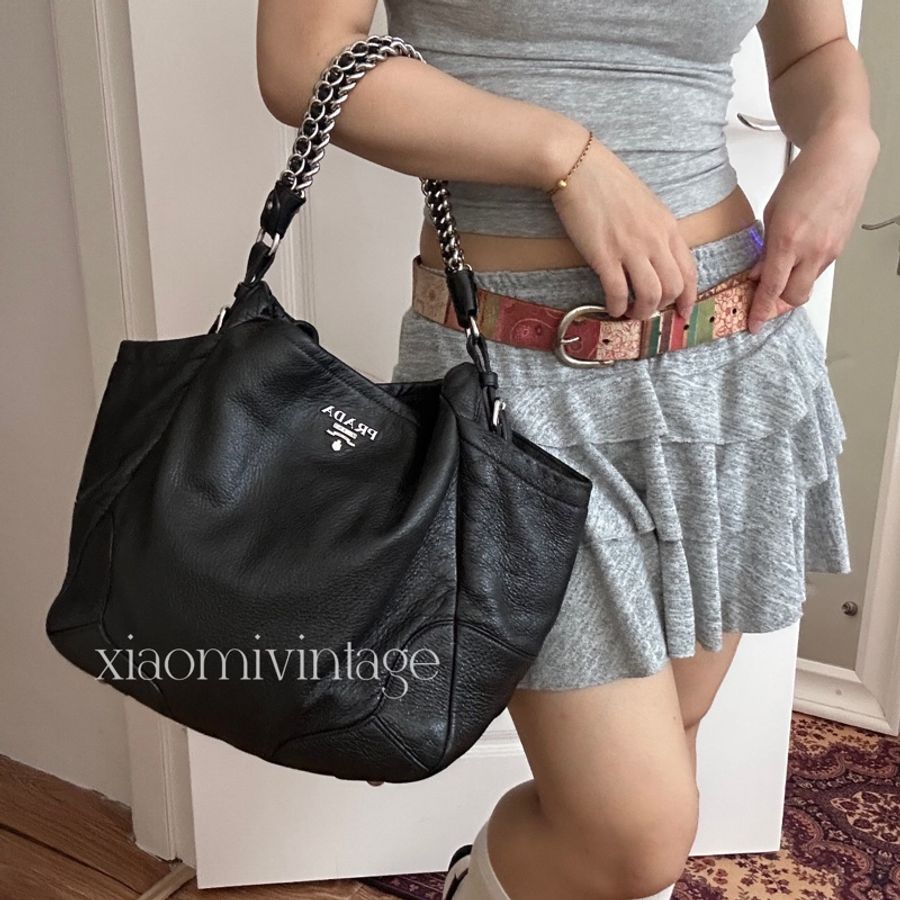 Prada • 經典黑銀油臘皮鏈條垃圾袋-5