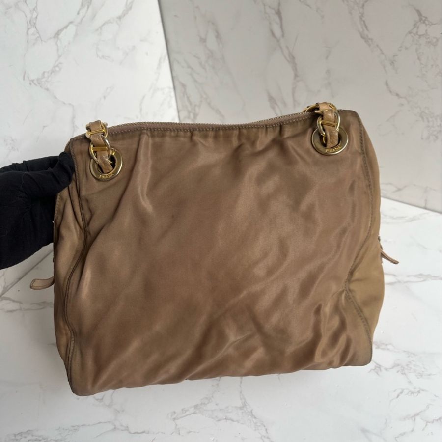 Prada • 經典卡其色尼龍降落傘鏈條包-2