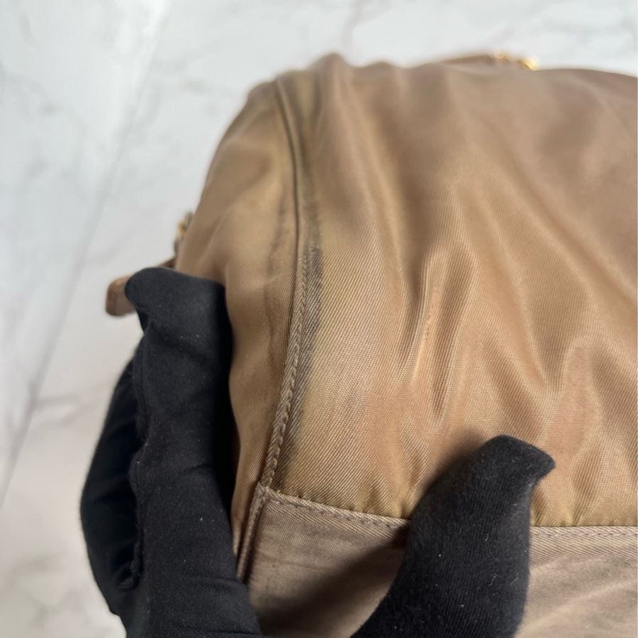 Prada • 經典卡其色尼龍降落傘鏈條包-4