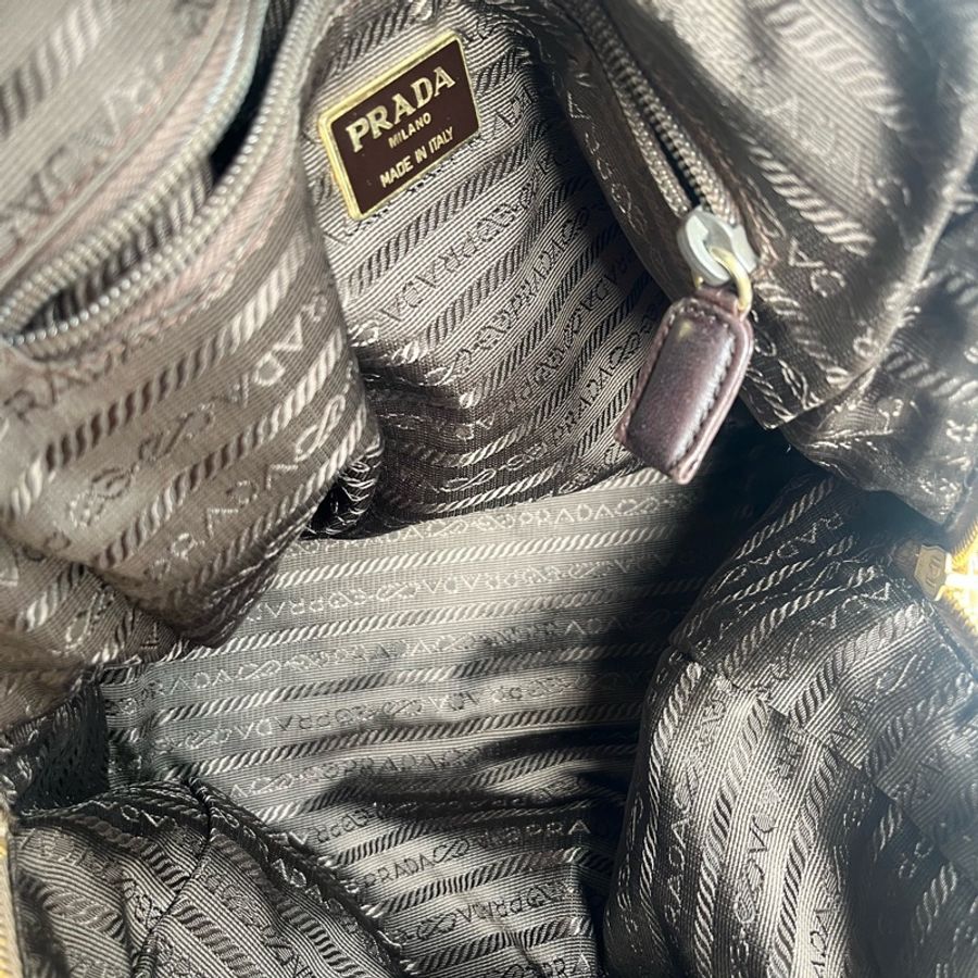 Prada • 經典卡其色尼龍降落傘鏈條包-8