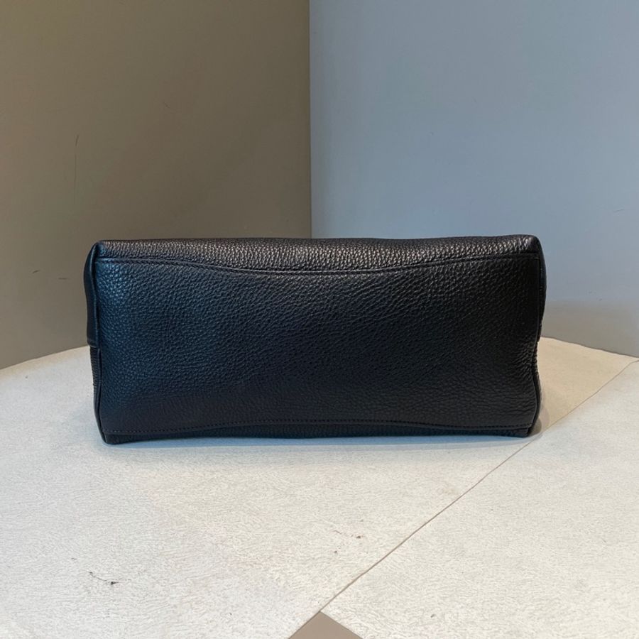 Prada • 經典黑金牛皮Hobo包-6
