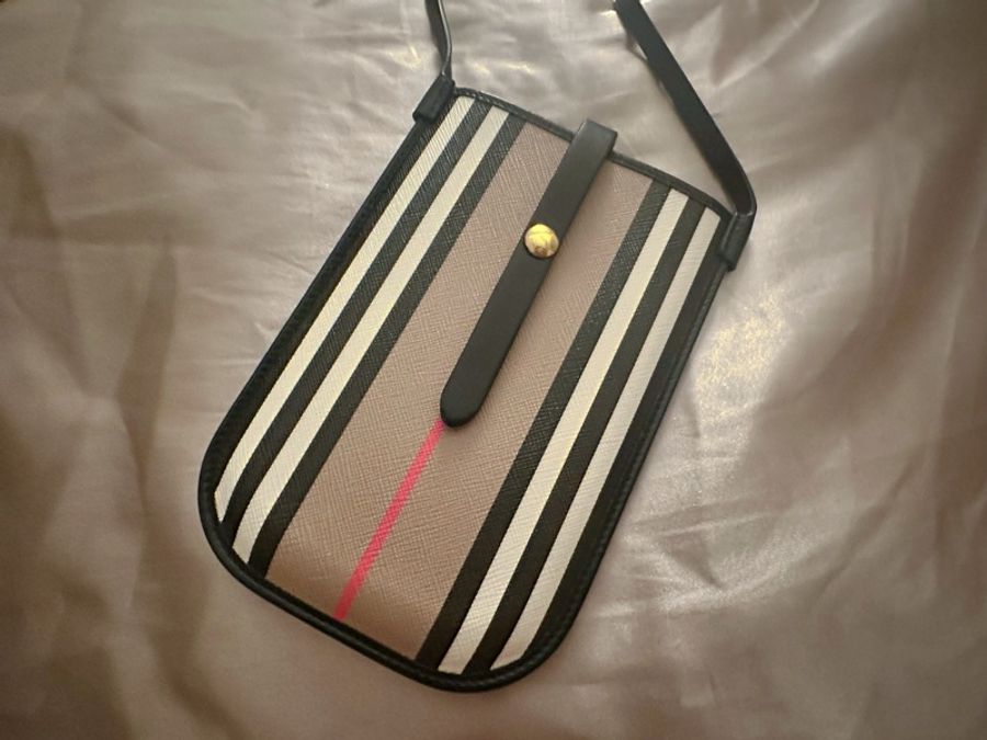Burberry 🤎🤍🖤經典格紋4卡多功能📱卡包|近新美品|-5