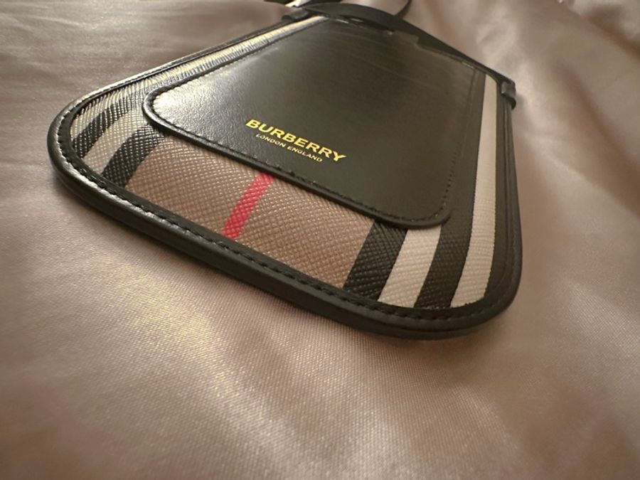 Burberry 🤎🤍🖤經典格紋4卡多功能📱卡包|近新美品|-10