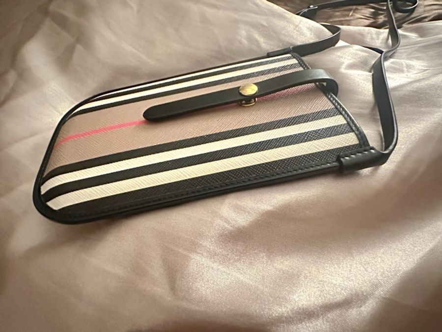 Burberry 🤎🤍🖤經典格紋4卡多功能📱卡包|近新美品|-18