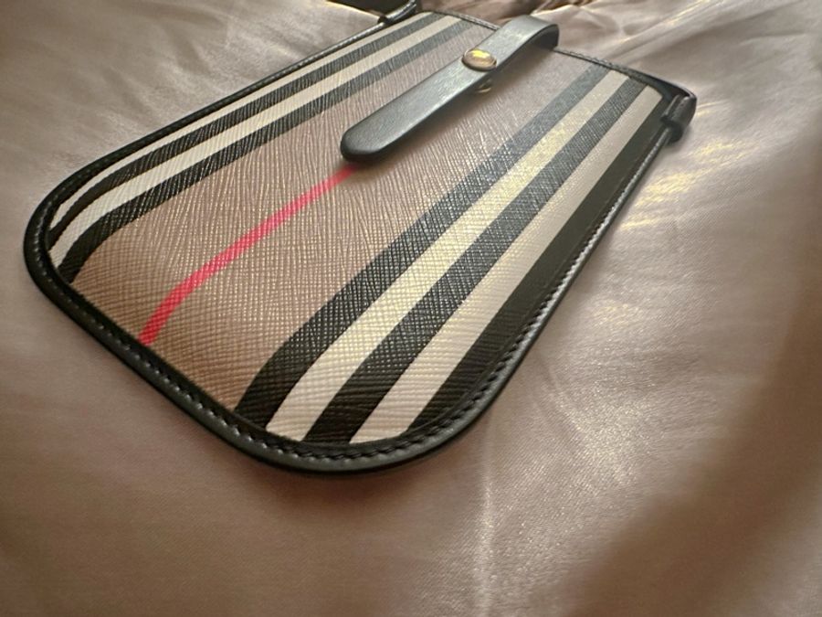 Burberry 🤎🤍🖤經典格紋4卡多功能📱卡包|近新美品|-19