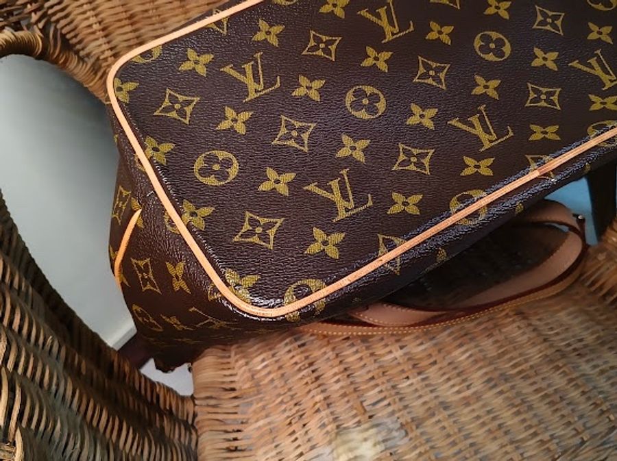 LV M40145 花紋手提抓皺斜背包-3