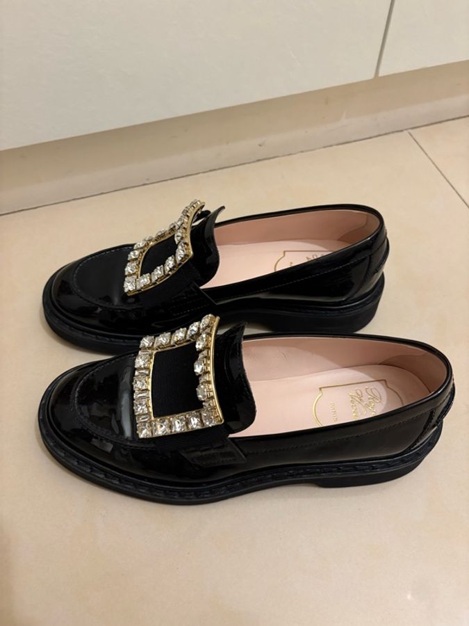 Roger Vivier Viv’ Rangers 黑色漆皮水晶方扣樂福鞋36.5-2