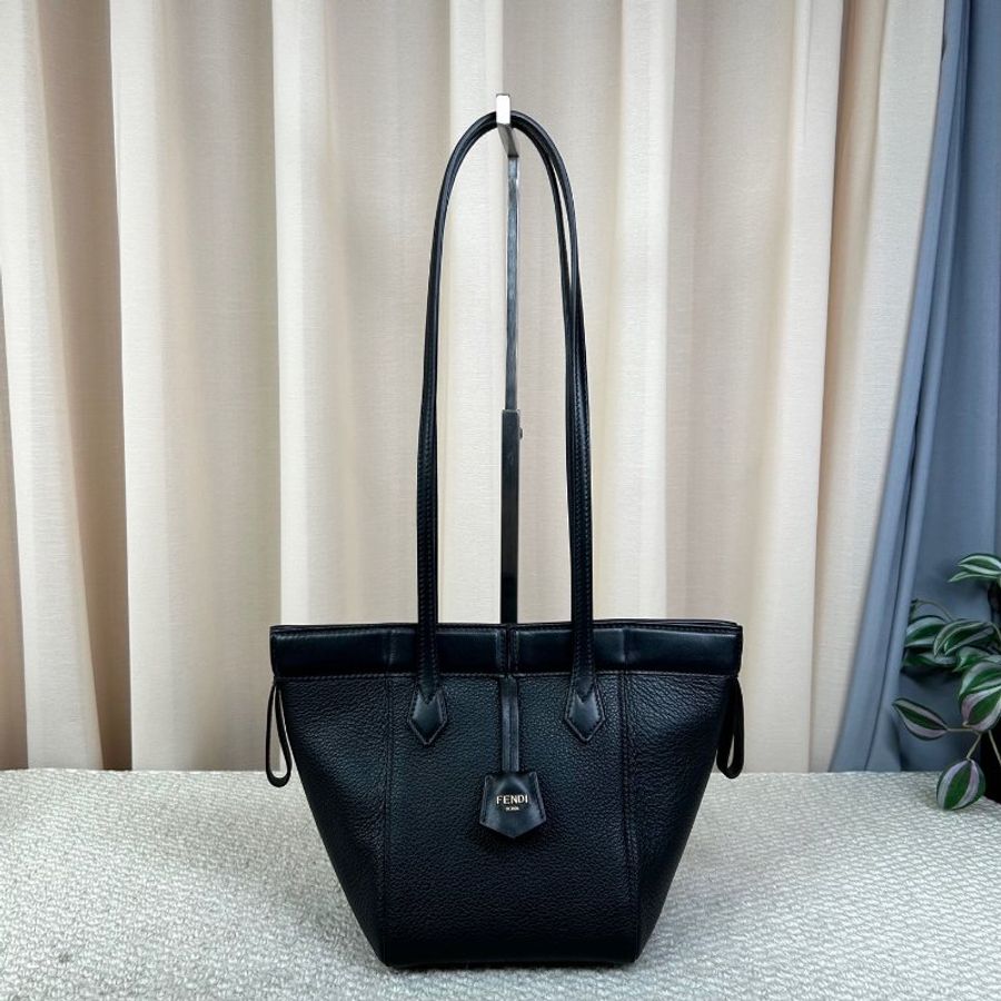 Fendi origami黑色摺紙包 14×14×19cm 99新配件塵袋-2