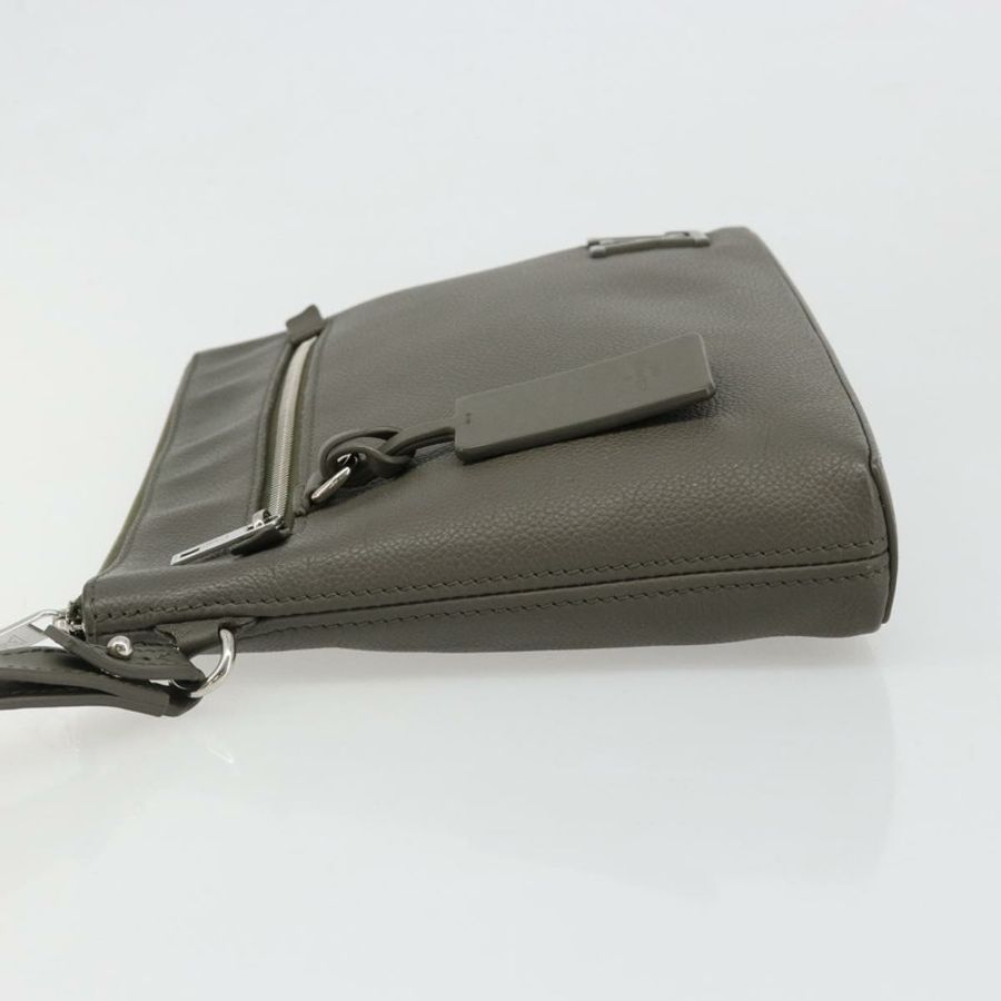 【日本直送】路易威登 Takeoff 手拿包 皮革 灰色 M81735 LV 正品 186227M-3