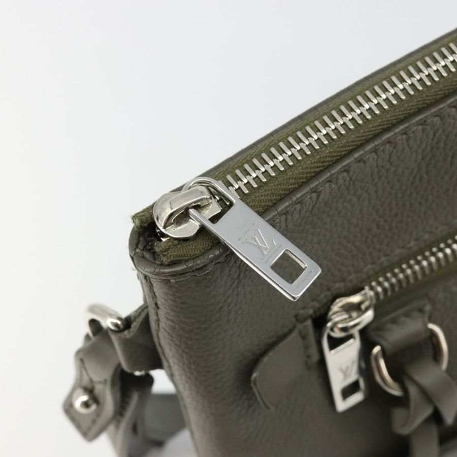 【日本直送】路易威登 Takeoff 手拿包 皮革 灰色 M81735 LV 正品 186227M-8