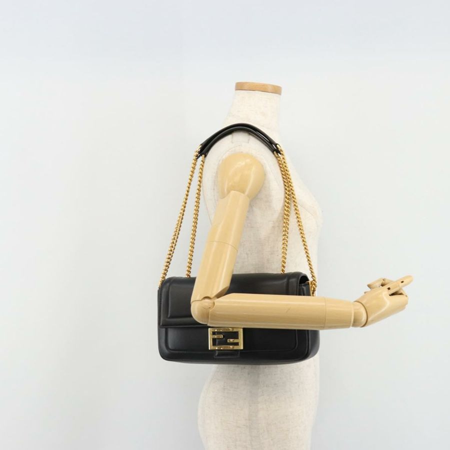 【日本直送】FENDI 法國包鏈條單肩包 皮革 黑色 金色 正品 yk20513SAV-25