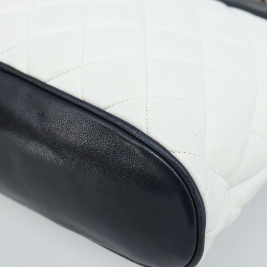 【日本直送】香奈兒 (CHANEL) 絎縫鏈條肩背包 白色 金色 CC 標誌 正品 mr2545V-13
