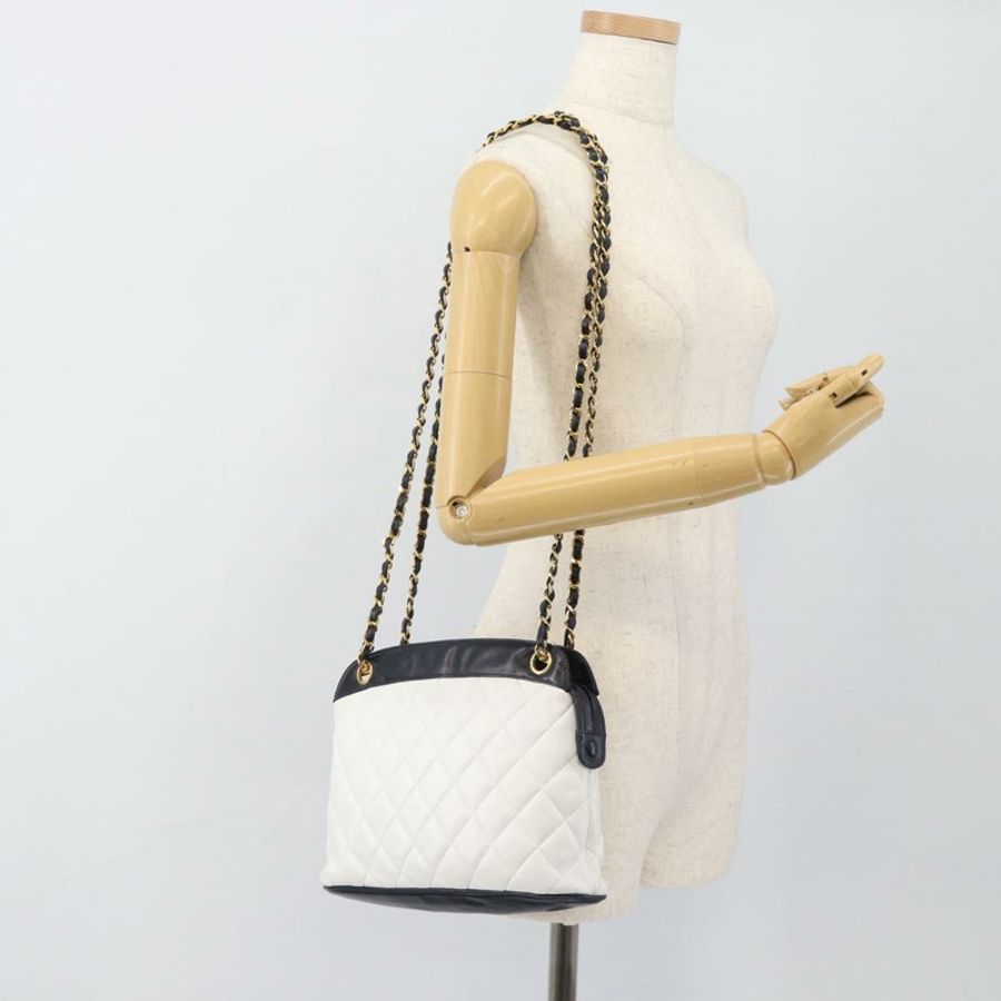 【日本直送】香奈兒 (CHANEL) 絎縫鏈條肩背包 白色 金色 CC 標誌 正品 mr2545V-21