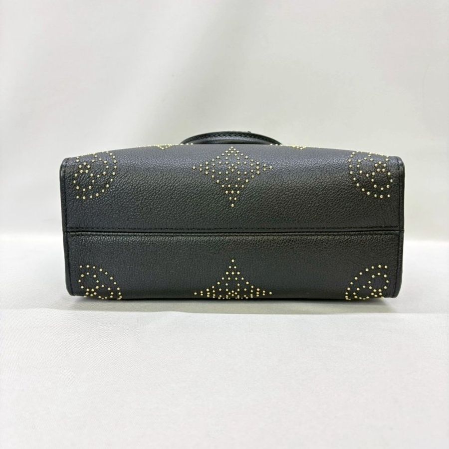 LV OnTheGo PM小款黑色鉚釘手提包-8