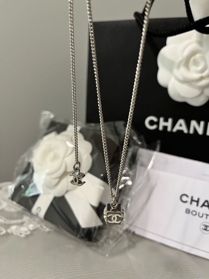 CHANEL 香奈兒《全新》25C Cube 小方糖雙C項鍊 銀色|雙面Logo|可調式長短鍊 提供台灣購證-2