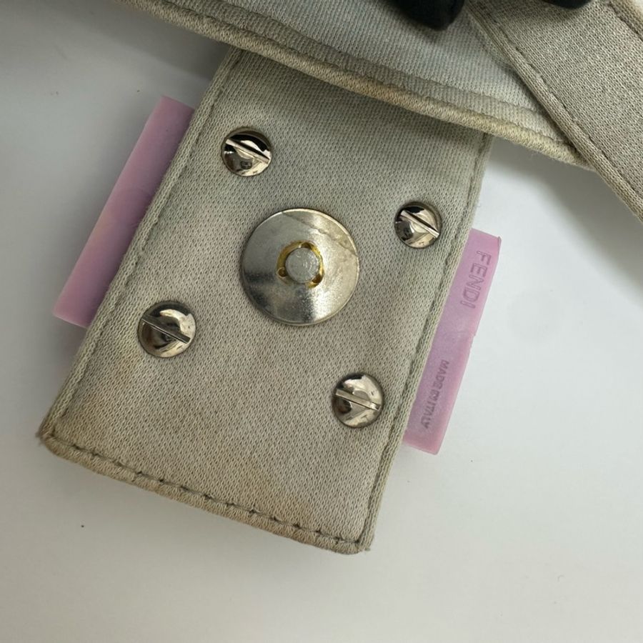 【赫蒂國際精品】 Fendi Baguette 淡灰色布面肩背包 vintage-15