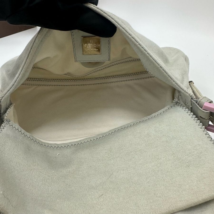 【赫蒂國際精品】 Fendi Baguette 淡灰色布面肩背包 vintage-22