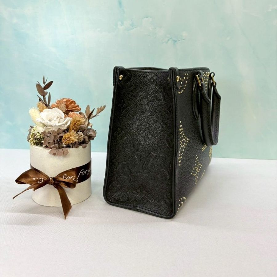 LV OnTheGo PM黑色鉚釘手提包-3