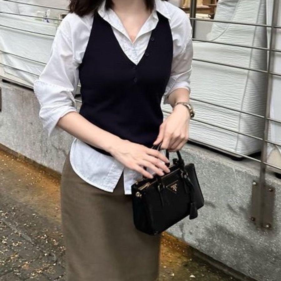 Prada普拉達新款黑色十字紋牛皮黑金中號殺手包尺寸28×19.5×12-4